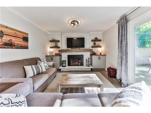 668 Cherrywood Drive, Burlington, ON - Indoor Photo Showing Living Room With Fireplace