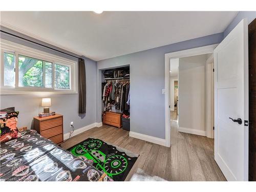 668 Cherrywood Drive, Burlington, ON - Indoor Photo Showing Bedroom