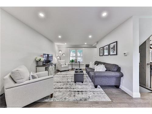 668 Cherrywood Drive, Burlington, ON - Indoor Photo Showing Living Room