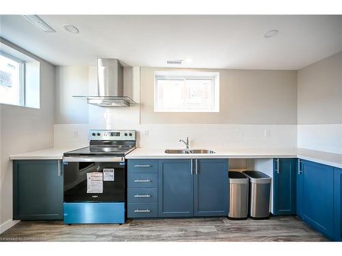 B-75 Kimberly Drive, Hamilton, ON - Indoor Photo Showing Kitchen With Double Sink