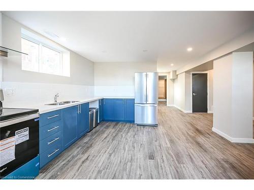 B-75 Kimberly Drive, Hamilton, ON - Indoor Photo Showing Kitchen With Double Sink