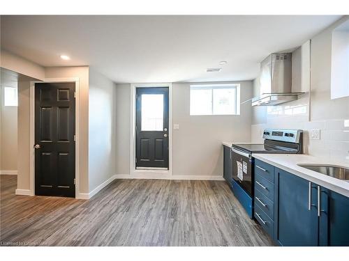 B-75 Kimberly Drive, Hamilton, ON - Indoor Photo Showing Kitchen