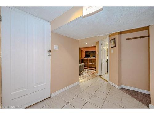 114 Kensington Avenue N, Hamilton, ON - Indoor Photo Showing Other Room