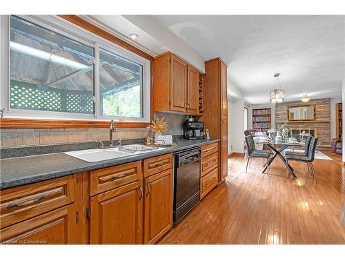 62 Bridlewood Drive, Dundas, ON - Indoor Photo Showing Kitchen With Double Sink