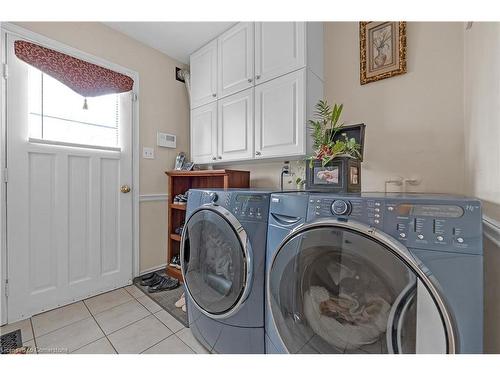 62 Bridlewood Drive, Dundas, ON - Indoor Photo Showing Laundry Room