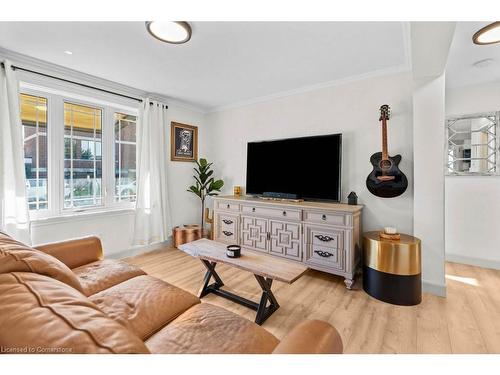 12 Wade Avenue, Brantford, ON - Indoor Photo Showing Living Room