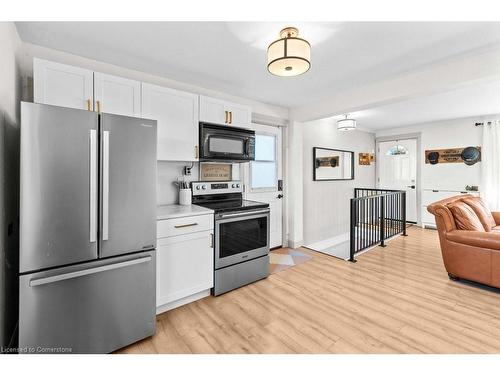 12 Wade Avenue, Brantford, ON - Indoor Photo Showing Kitchen