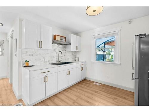 12 Wade Avenue, Brantford, ON - Indoor Photo Showing Kitchen