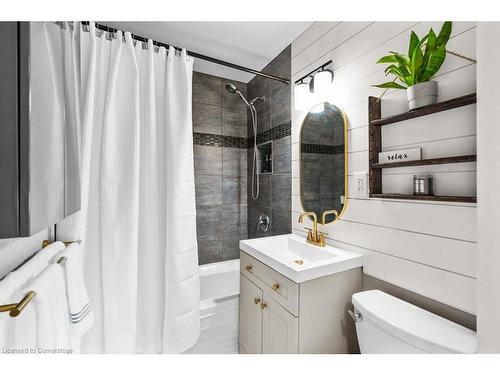 12 Wade Avenue, Brantford, ON - Indoor Photo Showing Bathroom