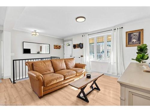 12 Wade Avenue, Brantford, ON - Indoor Photo Showing Living Room