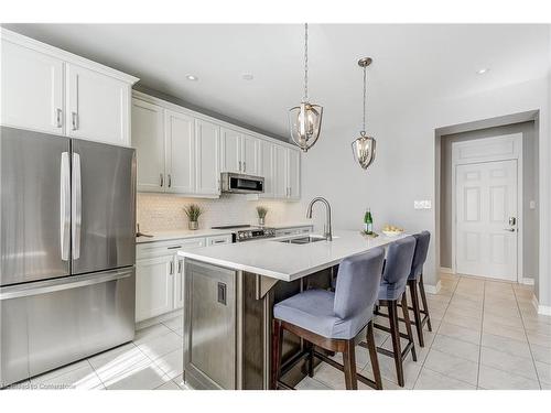 280 Fellowes Crescent, Waterdown, ON - Indoor Photo Showing Kitchen With Stainless Steel Kitchen With Upgraded Kitchen