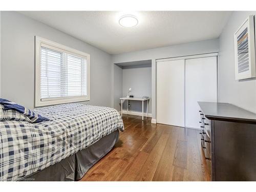 280 Fellowes Crescent, Waterdown, ON - Indoor Photo Showing Bedroom