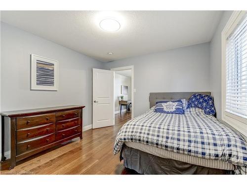 280 Fellowes Crescent, Waterdown, ON - Indoor Photo Showing Bedroom