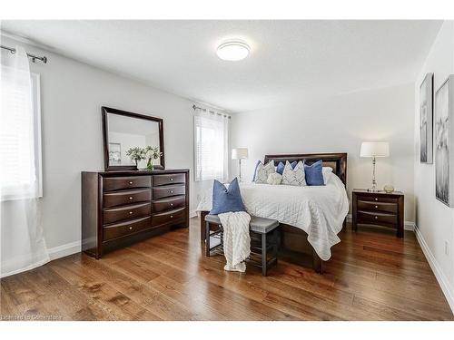 280 Fellowes Crescent, Waterdown, ON - Indoor Photo Showing Bedroom