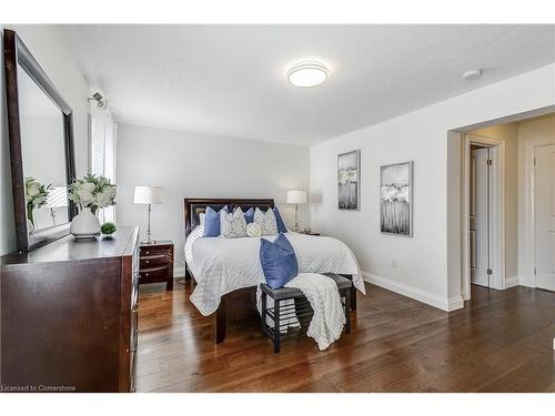 280 Fellowes Crescent, Waterdown, ON - Indoor Photo Showing Bedroom