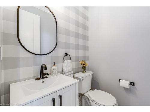 280 Fellowes Crescent, Waterdown, ON - Indoor Photo Showing Bathroom