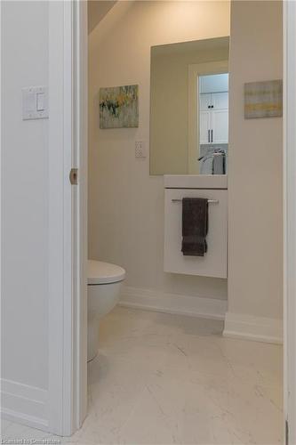 564 Aberdeen Avenue, Hamilton, ON - Indoor Photo Showing Bathroom