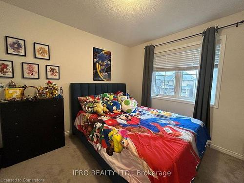 122 Munro Circle, Brantford, ON - Indoor Photo Showing Bedroom