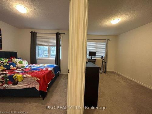 122 Munro Circle, Brantford, ON - Indoor Photo Showing Bedroom