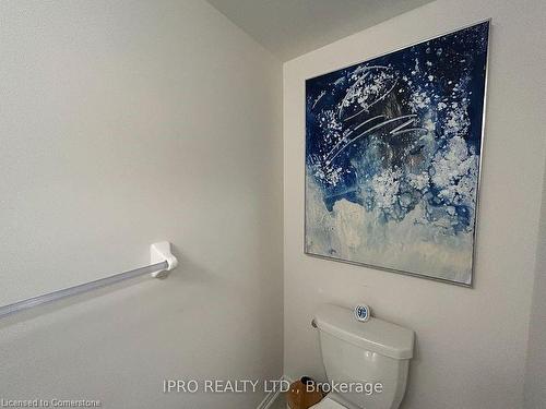 122 Munro Circle, Brantford, ON - Indoor Photo Showing Bathroom