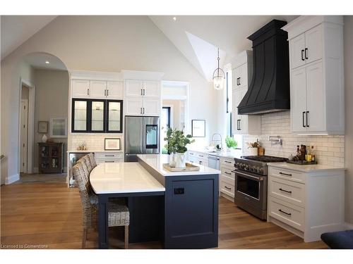 110 Millpond Road, Niagara-On-The-Lake, ON - Indoor Photo Showing Kitchen With Upgraded Kitchen