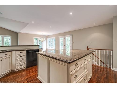 225 Wilton Street, Burlington, ON - Indoor Photo Showing Kitchen