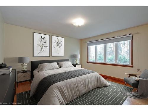 225 Wilton Street, Burlington, ON - Indoor Photo Showing Bedroom