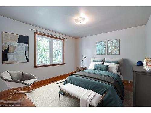 225 Wilton Street, Burlington, ON - Indoor Photo Showing Bedroom