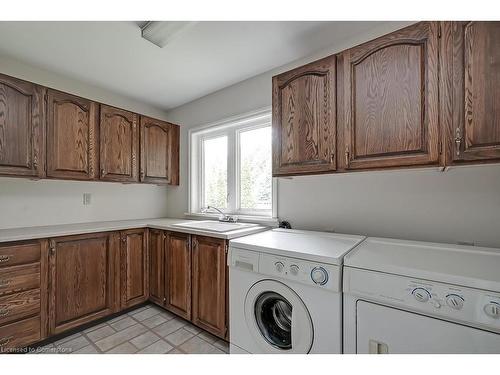 225 Wilton Street, Burlington, ON - Indoor Photo Showing Laundry Room