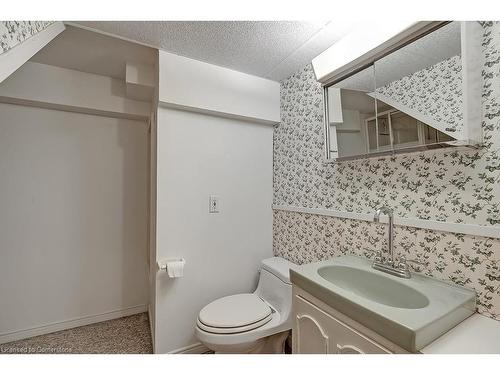 225 Wilton Street, Burlington, ON - Indoor Photo Showing Bathroom