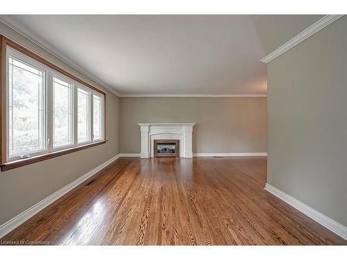 225 Wilton Street, Burlington, ON - Indoor Photo Showing Living Room With Fireplace