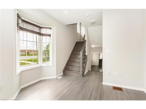 83 Bankfield Crescent, Stoney Creek, ON - Indoor Photo Showing Other Room