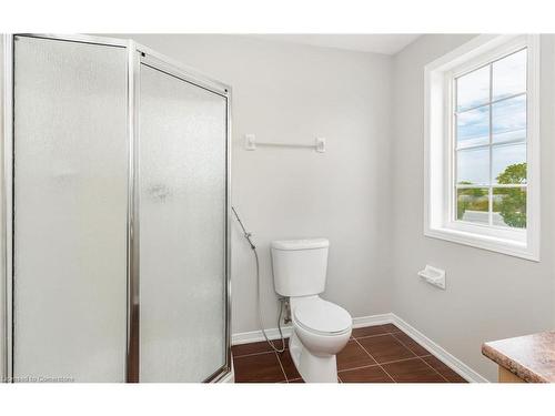 83 Bankfield Crescent, Stoney Creek, ON - Indoor Photo Showing Bathroom