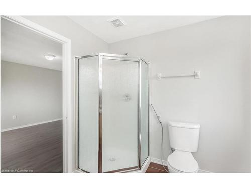 83 Bankfield Crescent, Stoney Creek, ON - Indoor Photo Showing Bathroom