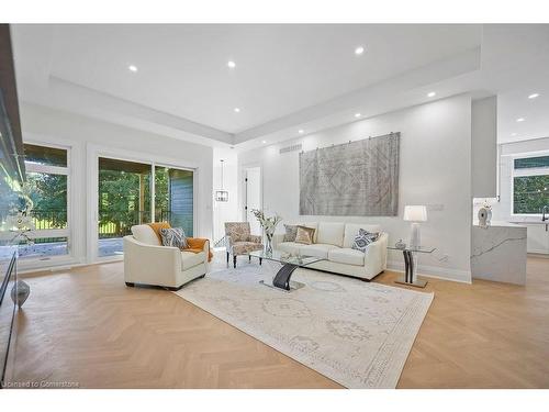 232 Ellis Avenue, Mount Pleasant, ON - Indoor Photo Showing Living Room