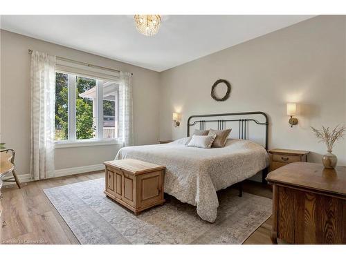 7 East Street, Port Dover, ON - Indoor Photo Showing Bedroom