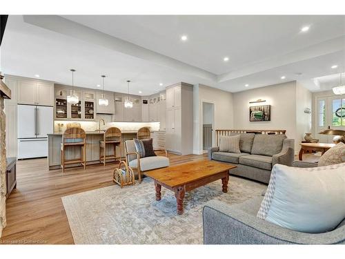 7 East Street, Port Dover, ON - Indoor Photo Showing Living Room