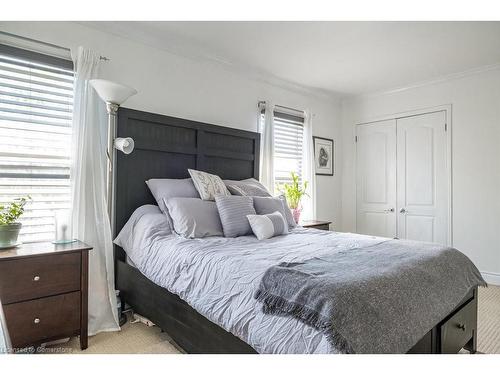 24 Liberty Street, Hamilton, ON - Indoor Photo Showing Bedroom