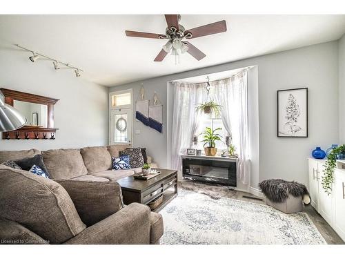 24 Liberty Street, Hamilton, ON - Indoor Photo Showing Living Room