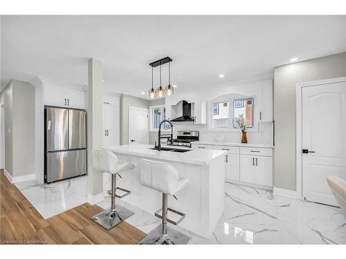 66 Howe Avenue, Hamilton, ON - Indoor Photo Showing Kitchen