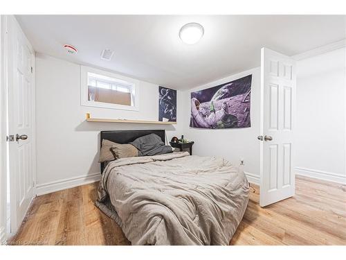 80 Livingston Avenue, Grimsby, ON - Indoor Photo Showing Bedroom