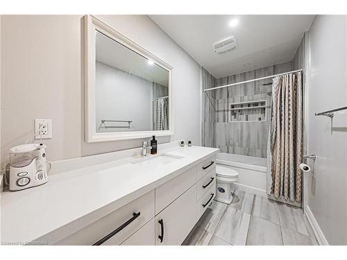 5008 Willowood Drive, Mississauga, ON - Indoor Photo Showing Bathroom