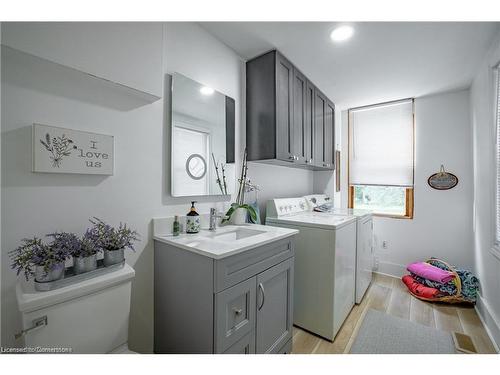 44 Sims Lock Road, Caledonia, ON - Indoor Photo Showing Laundry Room