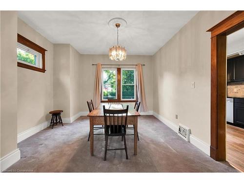 2114 Caroline Street, Burlington, ON - Indoor Photo Showing Dining Room