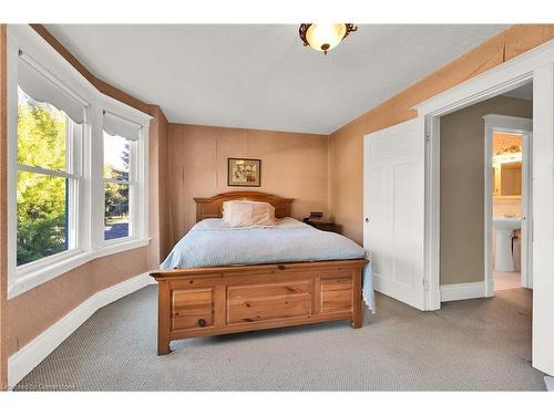 2114 Caroline Street, Burlington, ON - Indoor Photo Showing Bedroom