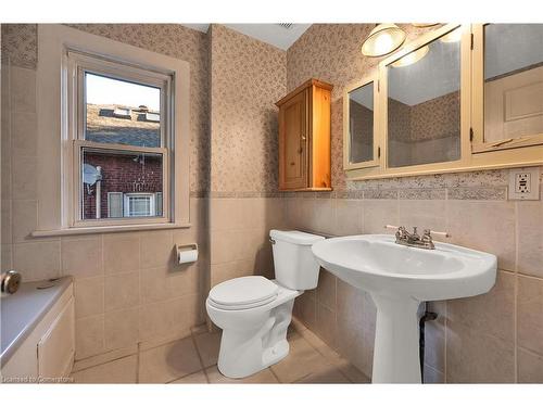 2114 Caroline Street, Burlington, ON - Indoor Photo Showing Bathroom