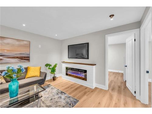 165 Bellingham Drive, Hamilton, ON - Indoor Photo Showing Living Room With Fireplace