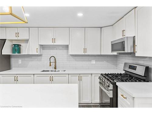 2478 St. Anns Road, St. Anns, ON - Indoor Photo Showing Kitchen With Double Sink With Upgraded Kitchen