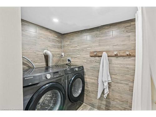 2478 St. Anns Road, St. Anns, ON - Indoor Photo Showing Laundry Room