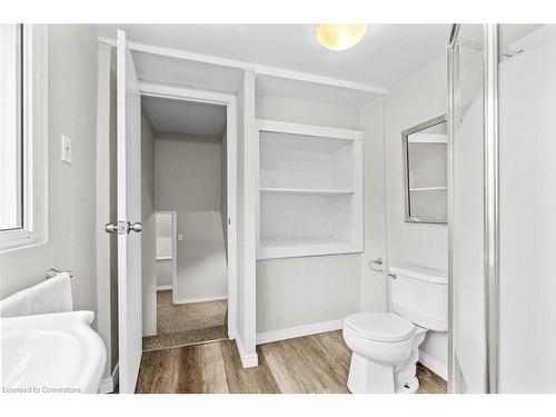 2478 St. Anns Road, St. Anns, ON - Indoor Photo Showing Bathroom